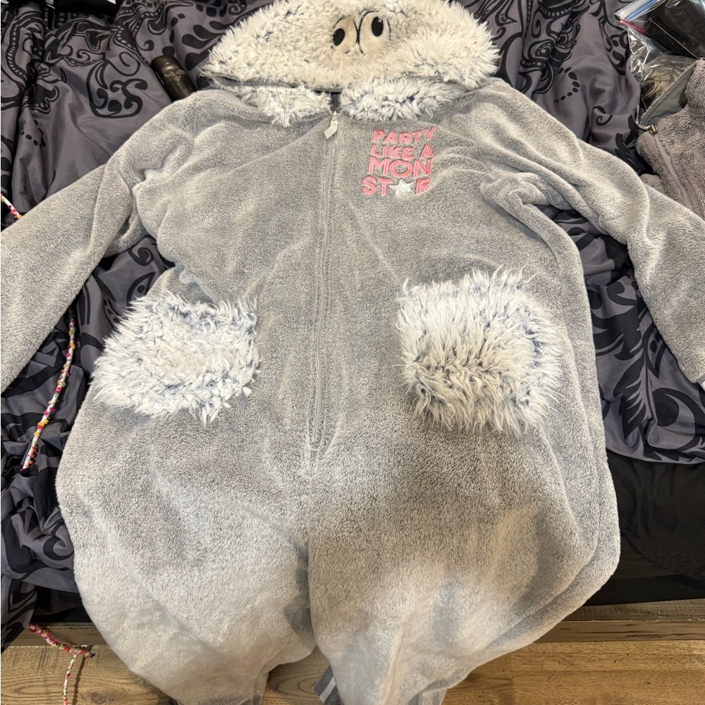 Gray Fuzzy xl adult monster One Piece